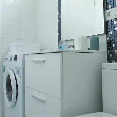 Aircon Americas 2min Off A 1 Bedrm Wifi Daire