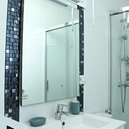 Aircon Americas 2min Off A 1 Bedrm Wifi Daire *